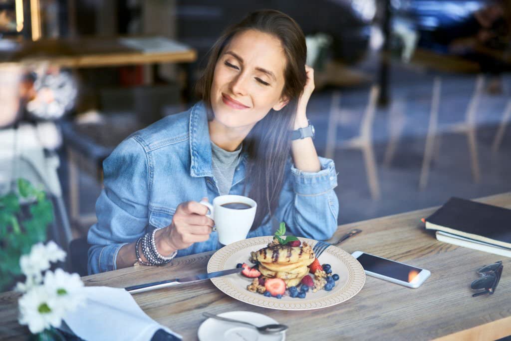 10.25 In. Gold Ovals Design Plates | 10 Count