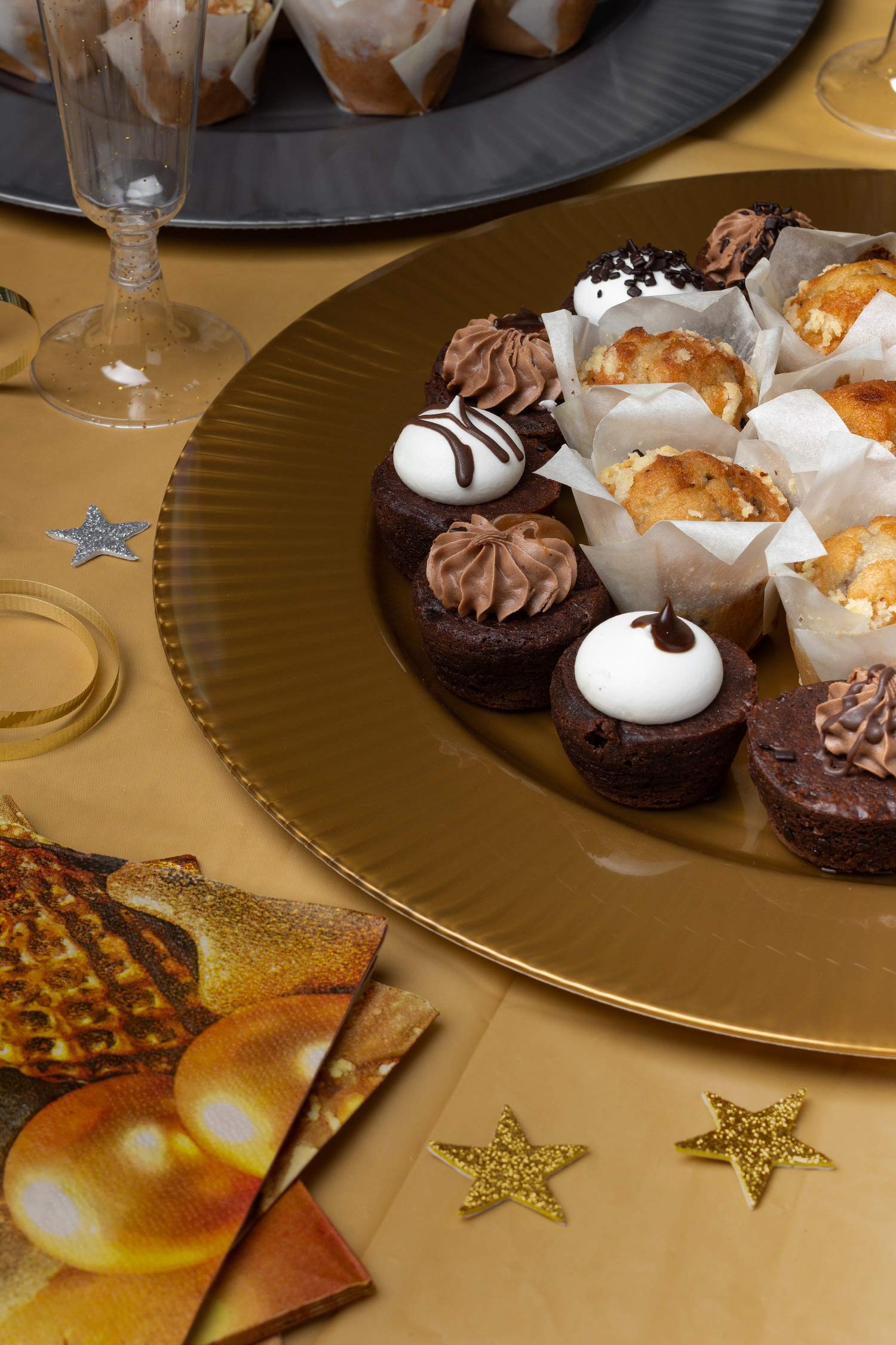 14.25 In. Rigid Silver Plastic Charger