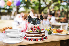 7 In. White Plastic Plates | 50 Count