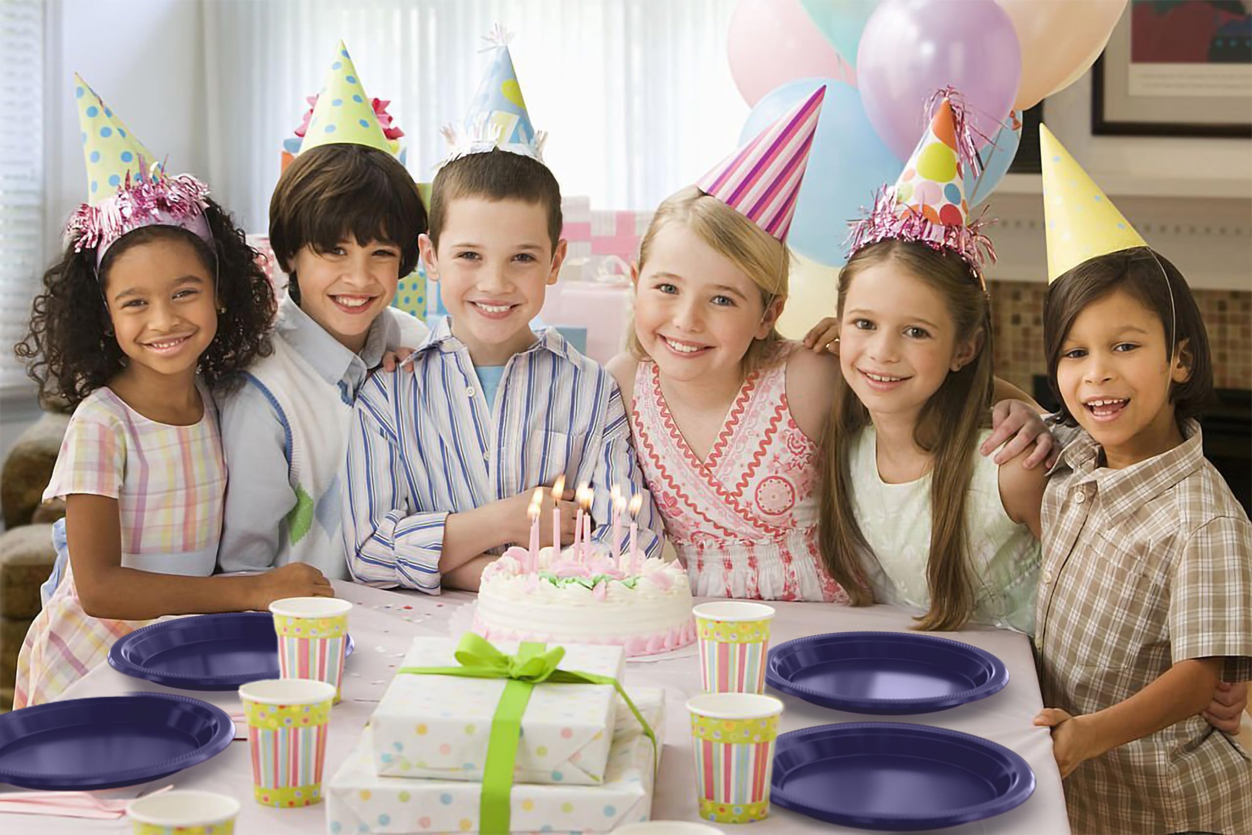 9 In. Navy Plastic Plates | 50 Count