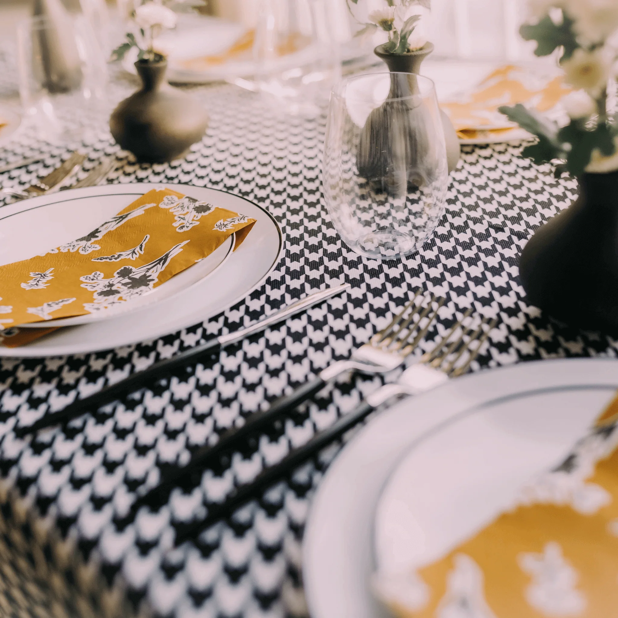B&W Print Luncheon Napkins | 720 Count