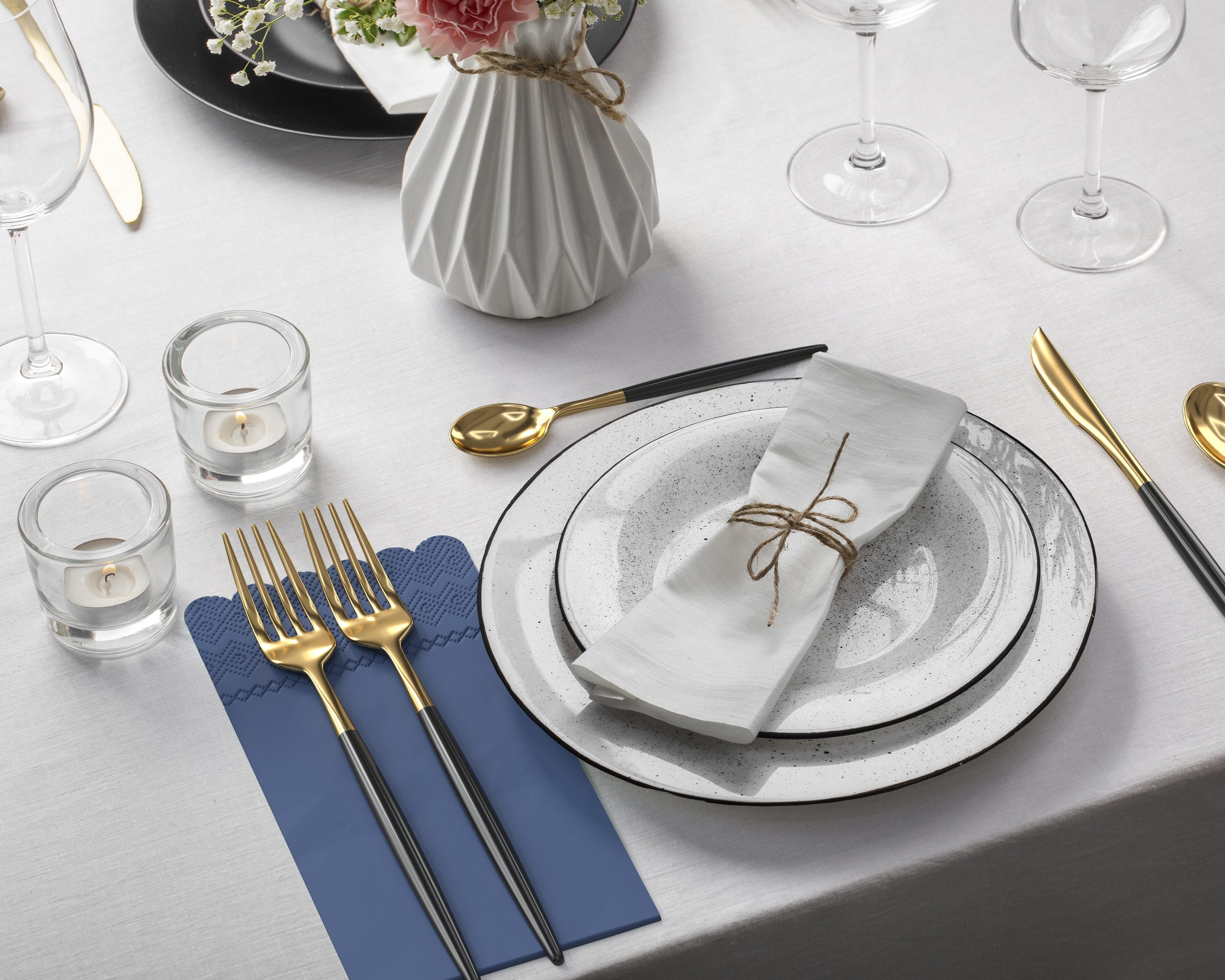 3 Ply China Blue Scalloped Napkins - 20 Ct.