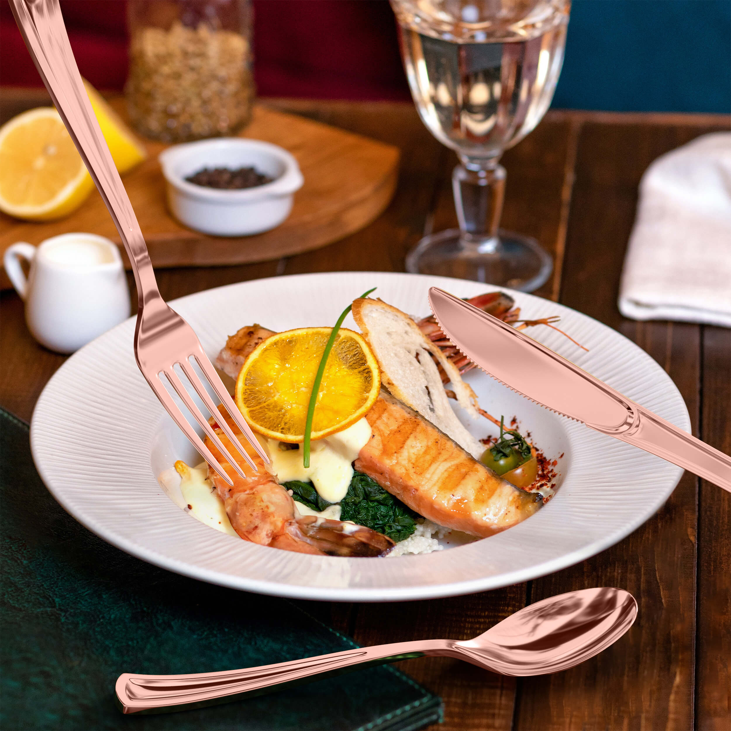 Exquisite Classic Rose Gold Plastic Knives | 120 Count