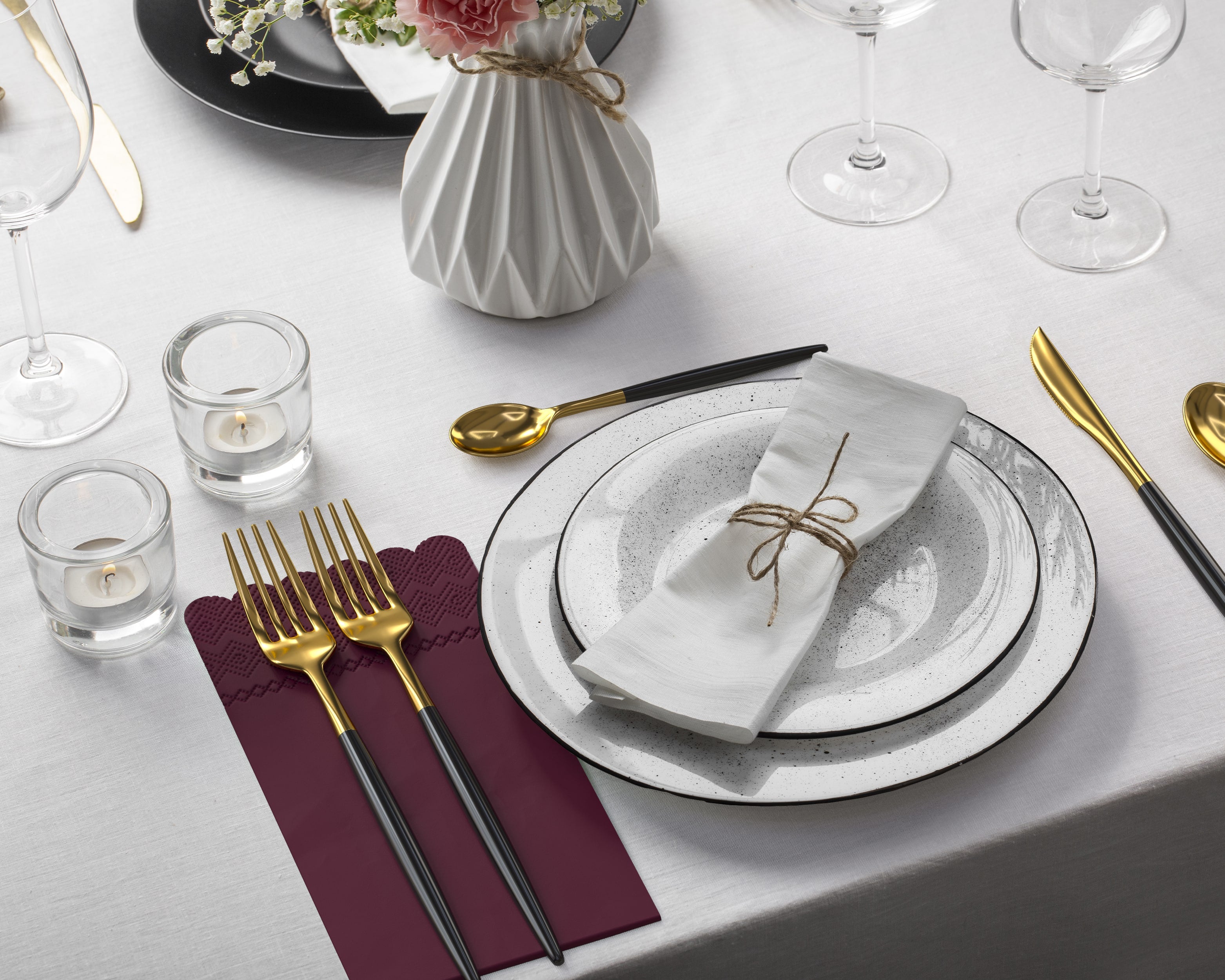 3 Ply Wine Berry Scalloped Napkins - 20 Ct.