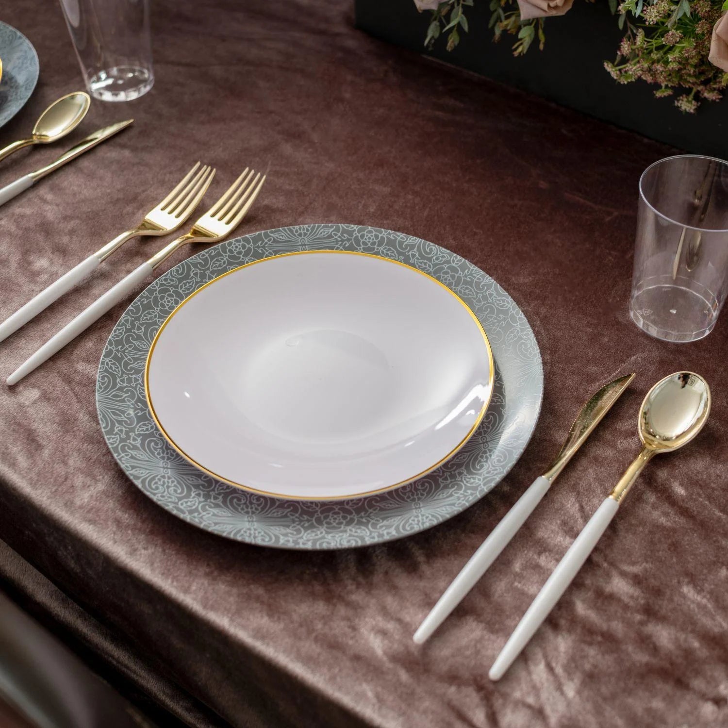 Disposable Ornamental Dinnerware Set